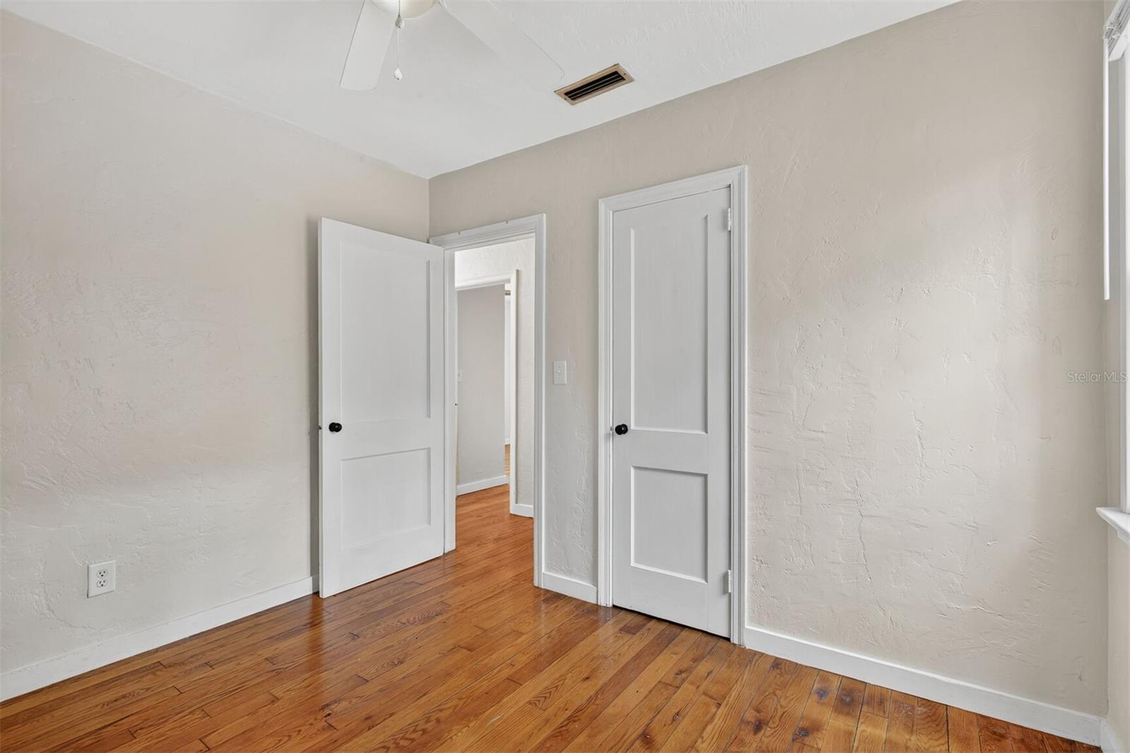 Image 15 of 26 For 914 6th Avenue