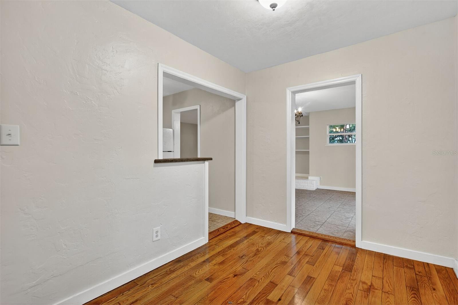 Image 17 of 26 For 914 6th Avenue