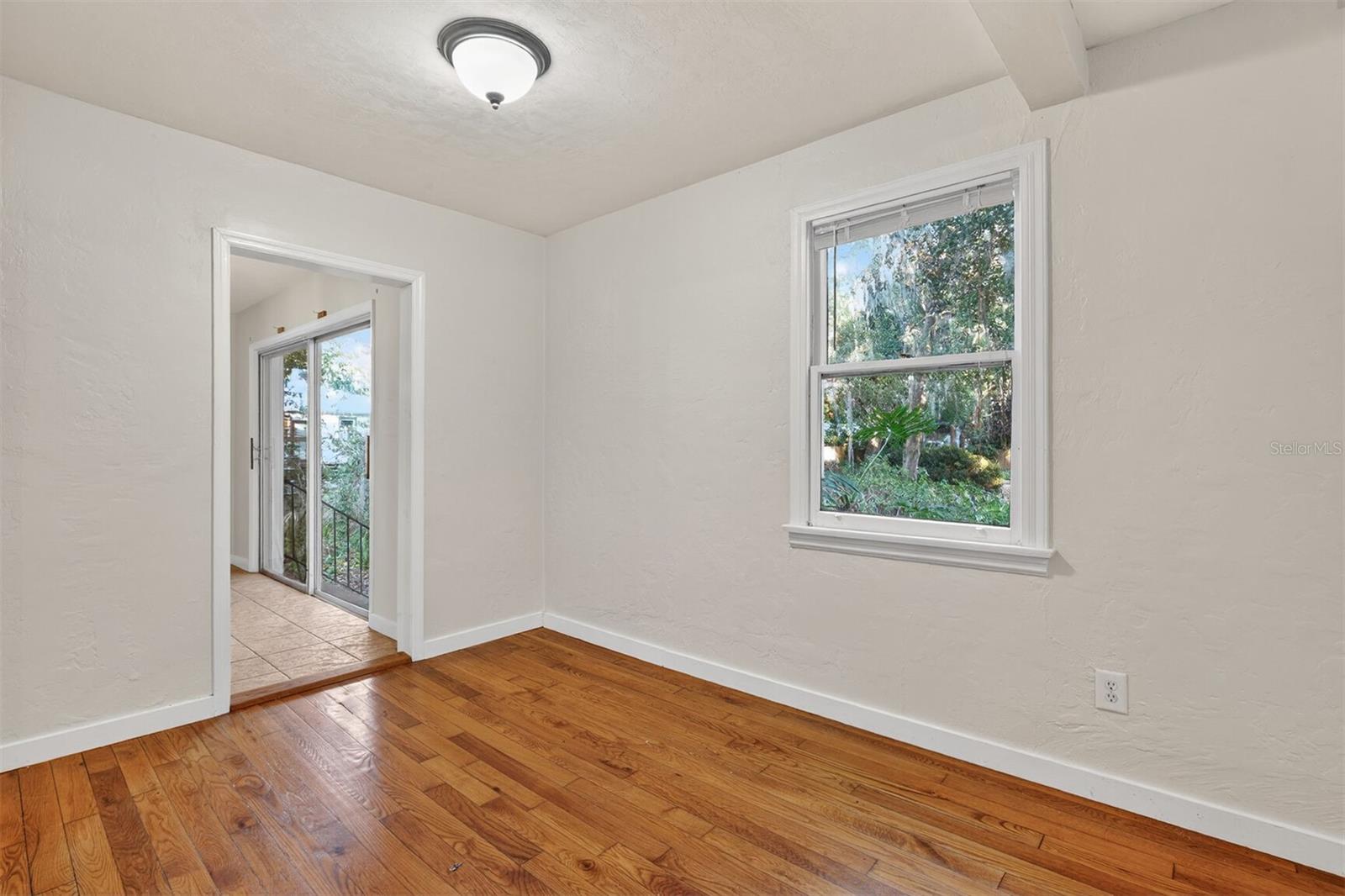 Image 18 of 26 For 914 6th Avenue