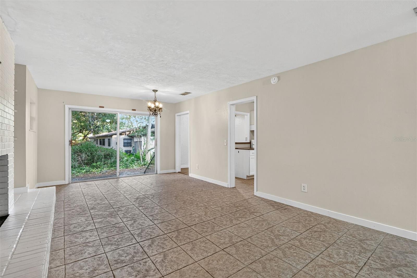 Image 19 of 26 For 914 6th Avenue