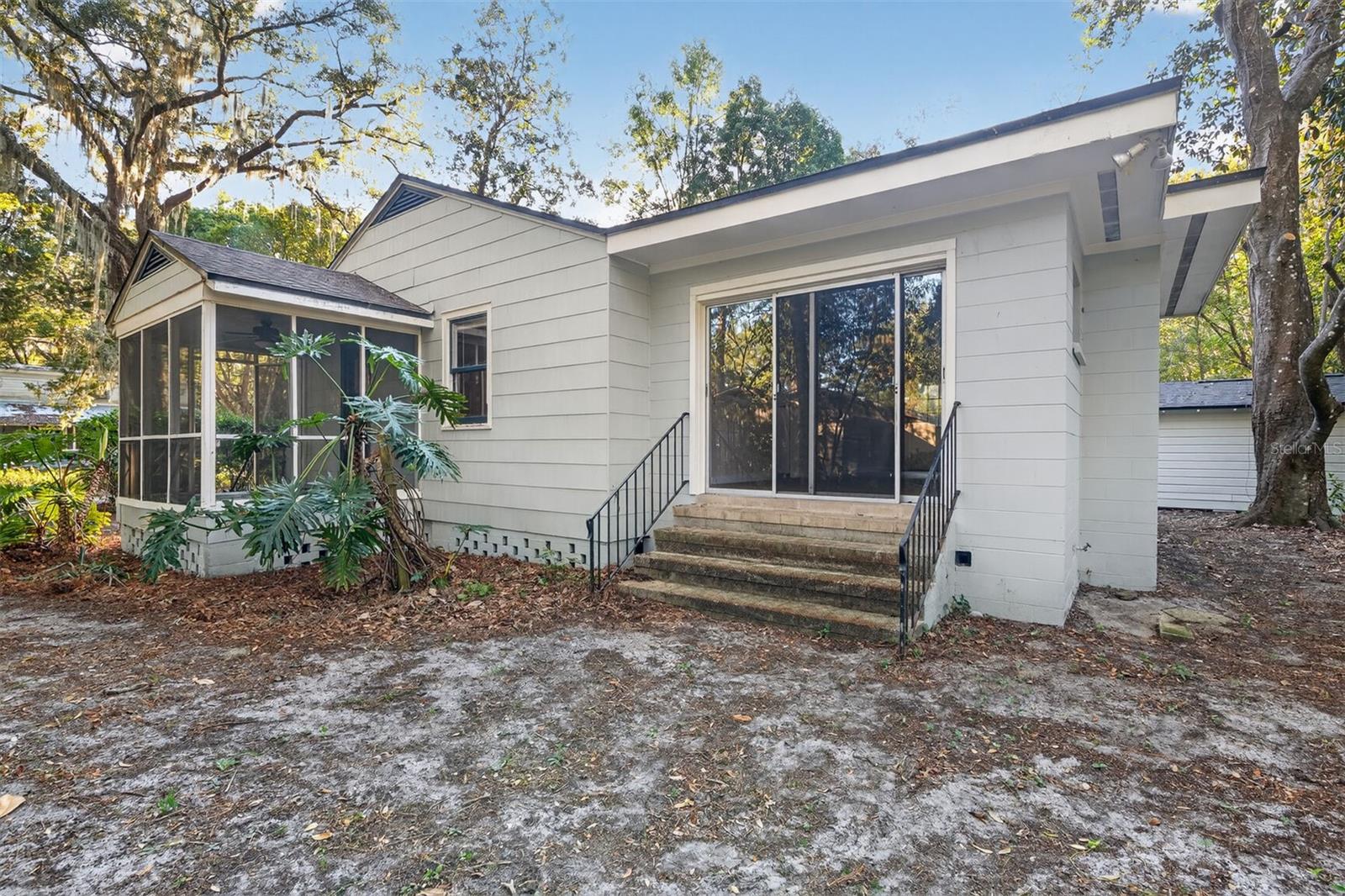 Image 24 of 26 For 914 6th Avenue