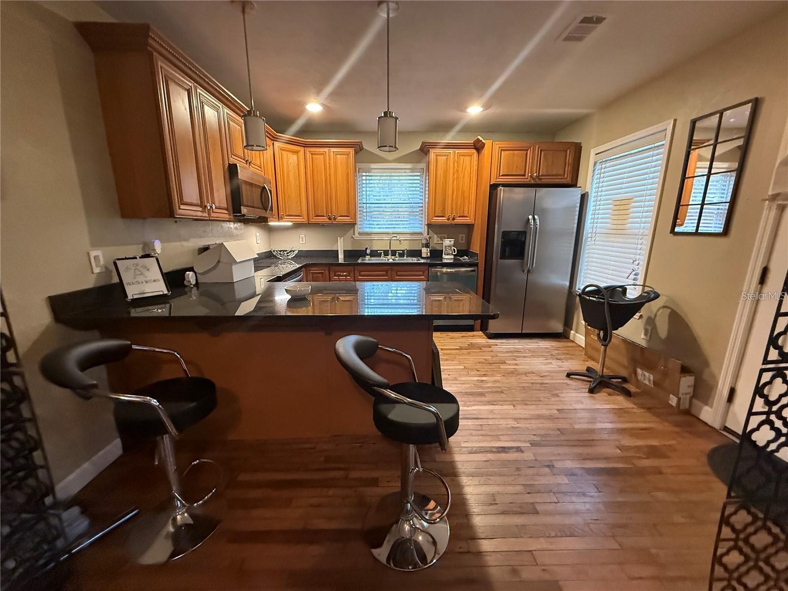 Image 3 of 11 For 1411 1st Avenue