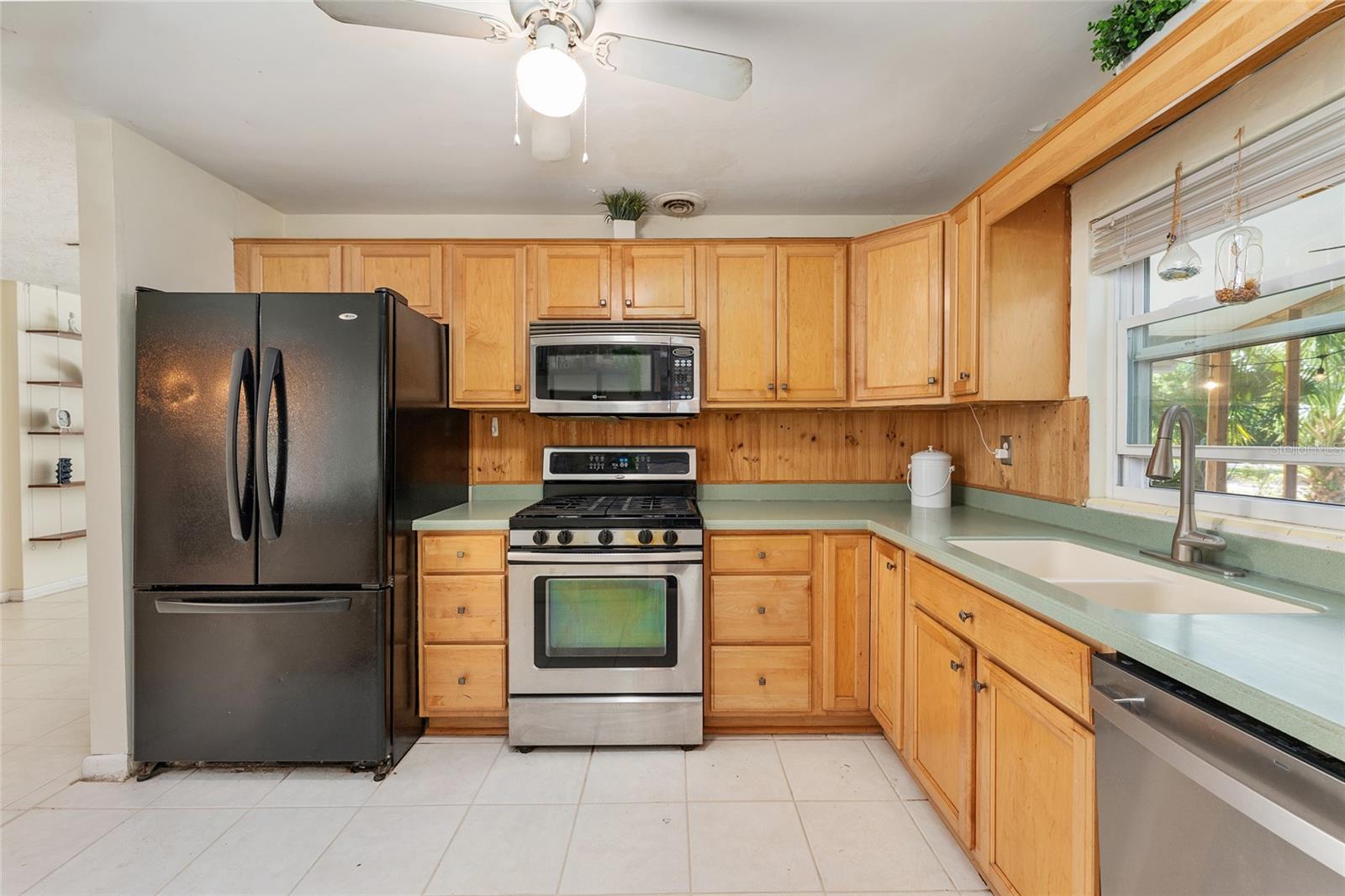 Image 11 of 28 For 530 10th Street
