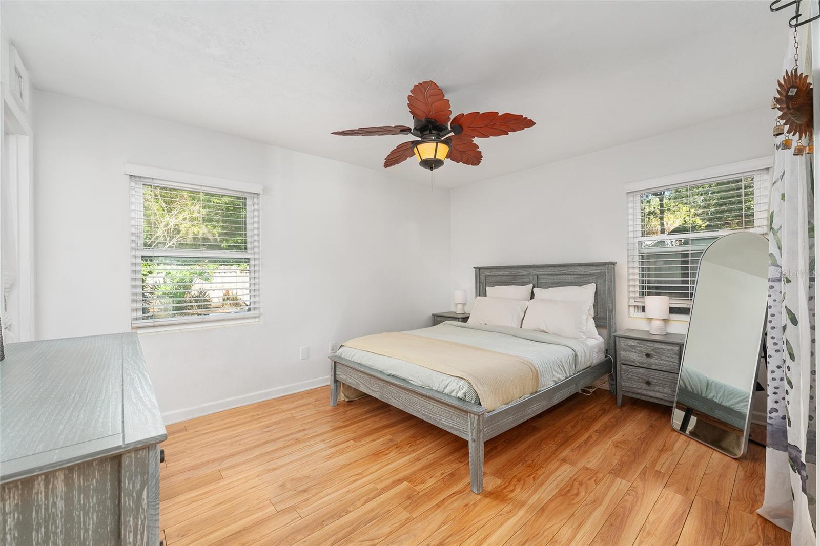 Image 14 of 28 For 530 10th Street