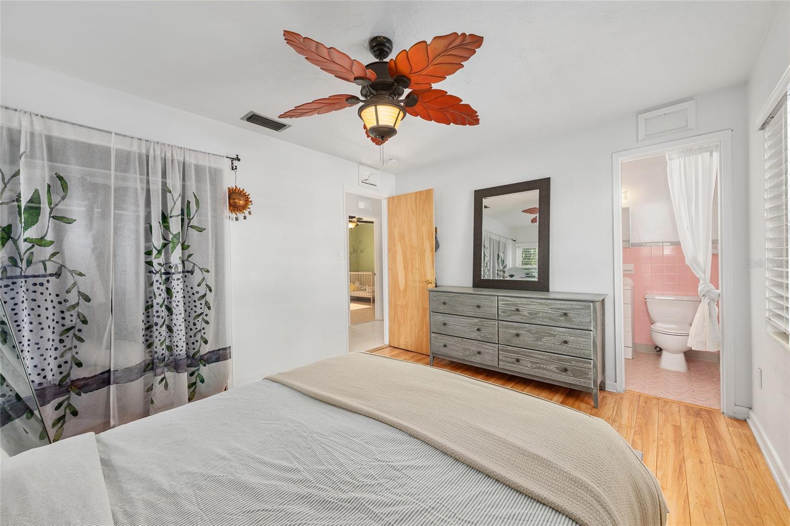 Image 15 of 28 For 530 10th Street