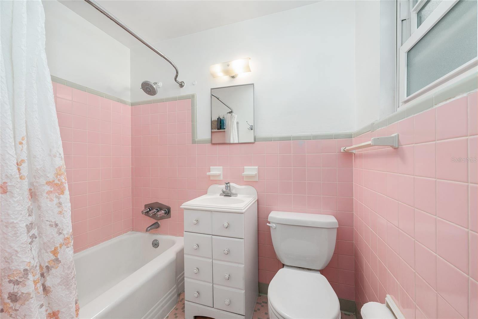 Image 16 of 28 For 530 10th Street