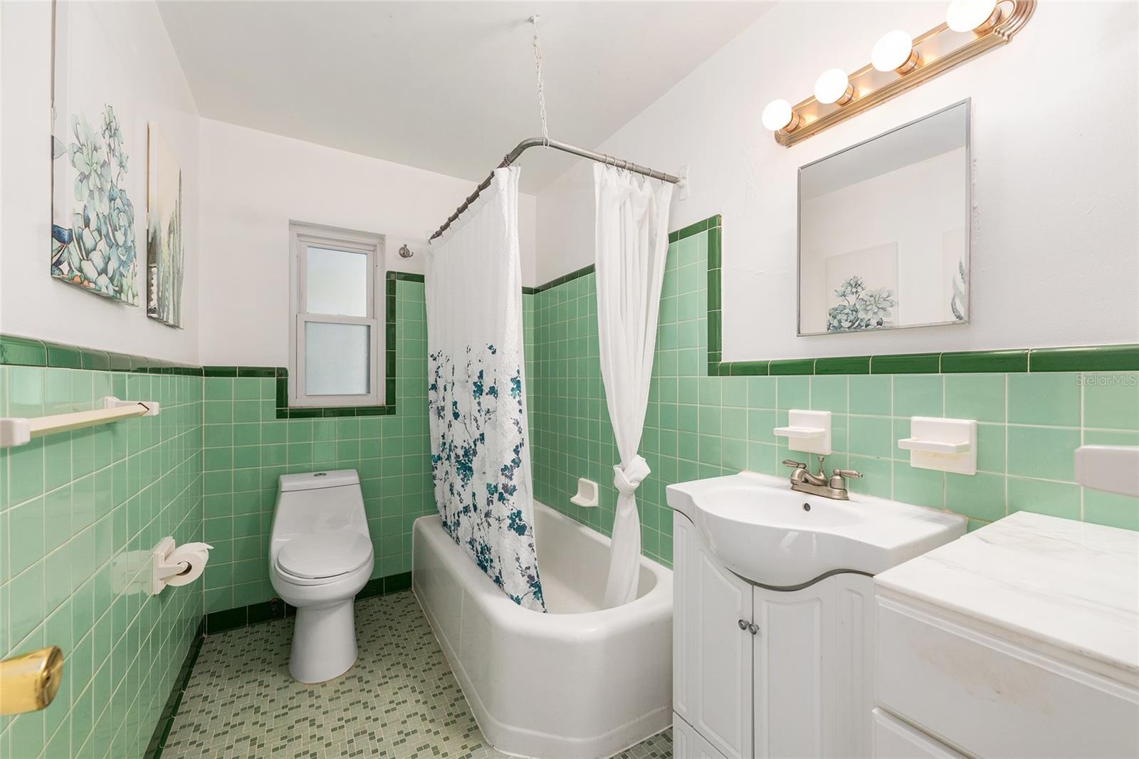 Image 19 of 28 For 530 10th Street