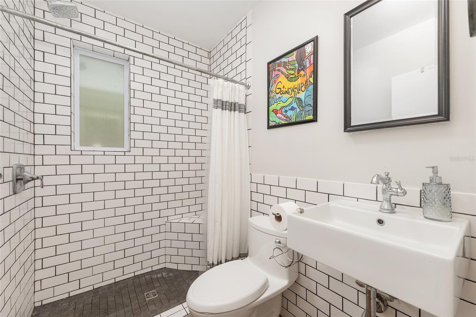 Image 22 of 28 For 530 10th Street