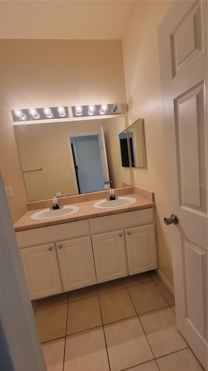 Image 15 of 18 For 4316 48th  106