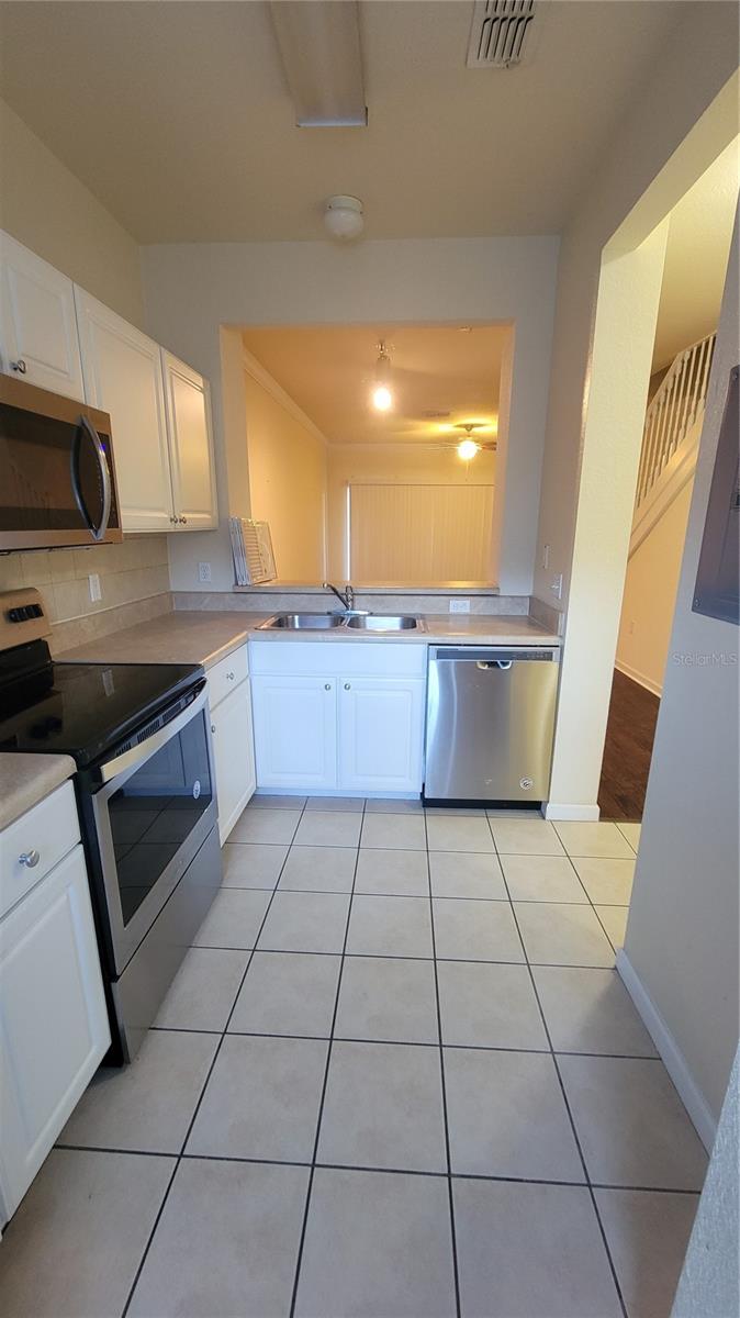 Image 4 of 18 For 4316 48th  106