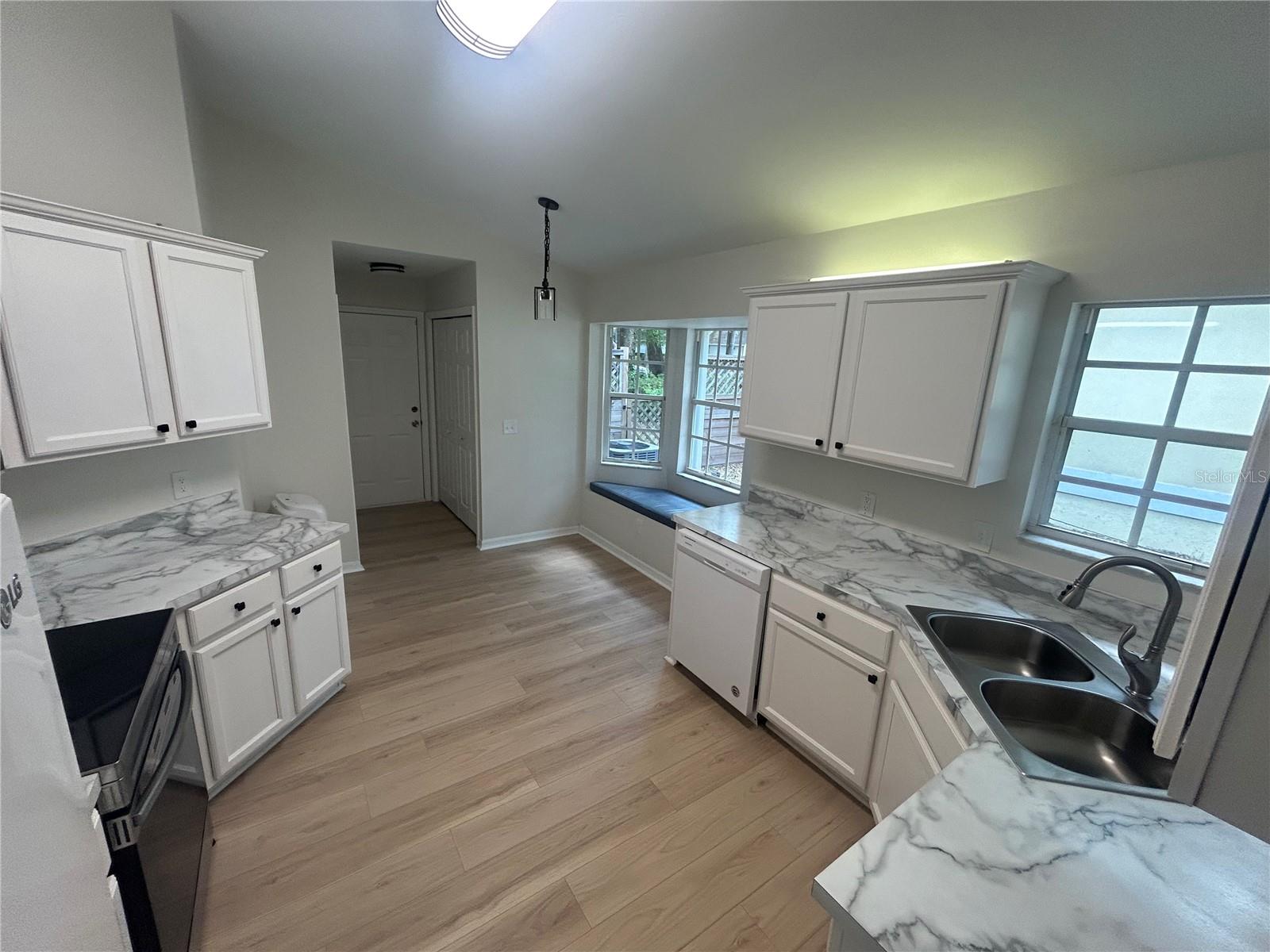 Image 4 of 24 For 12244 10th Place