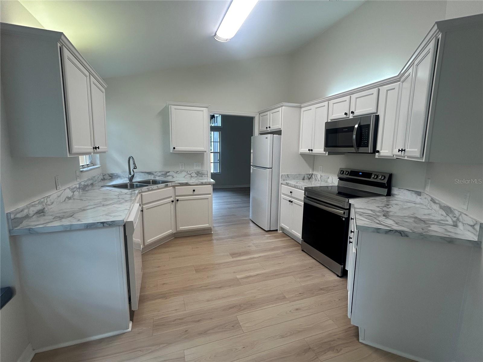 Image 7 of 24 For 12244 10th Place