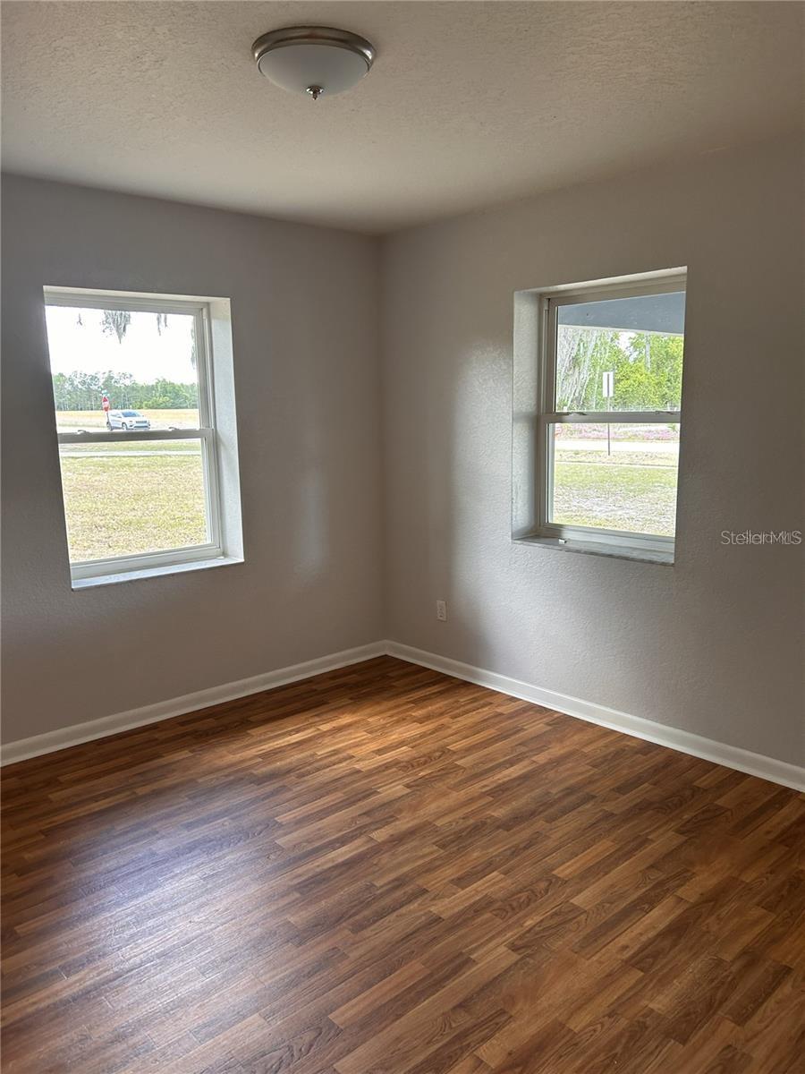 Image 10 of 13 For 911 4th Avenue