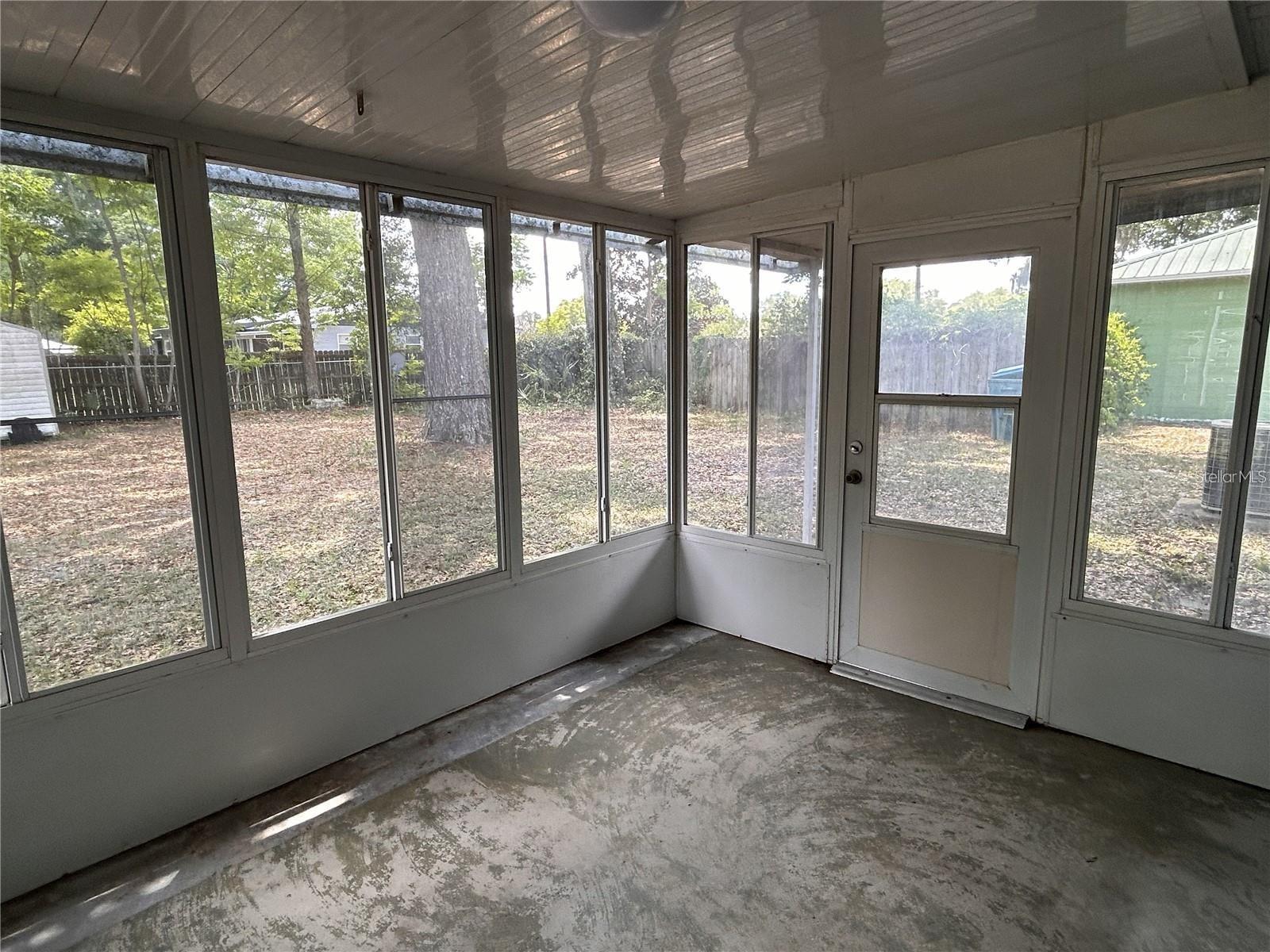 Image 12 of 13 For 911 4th Avenue