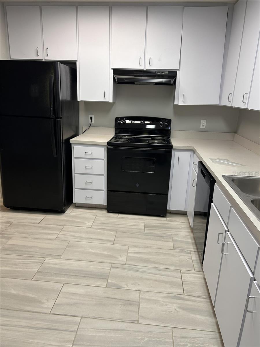 Image 4 of 13 For 911 4th Avenue