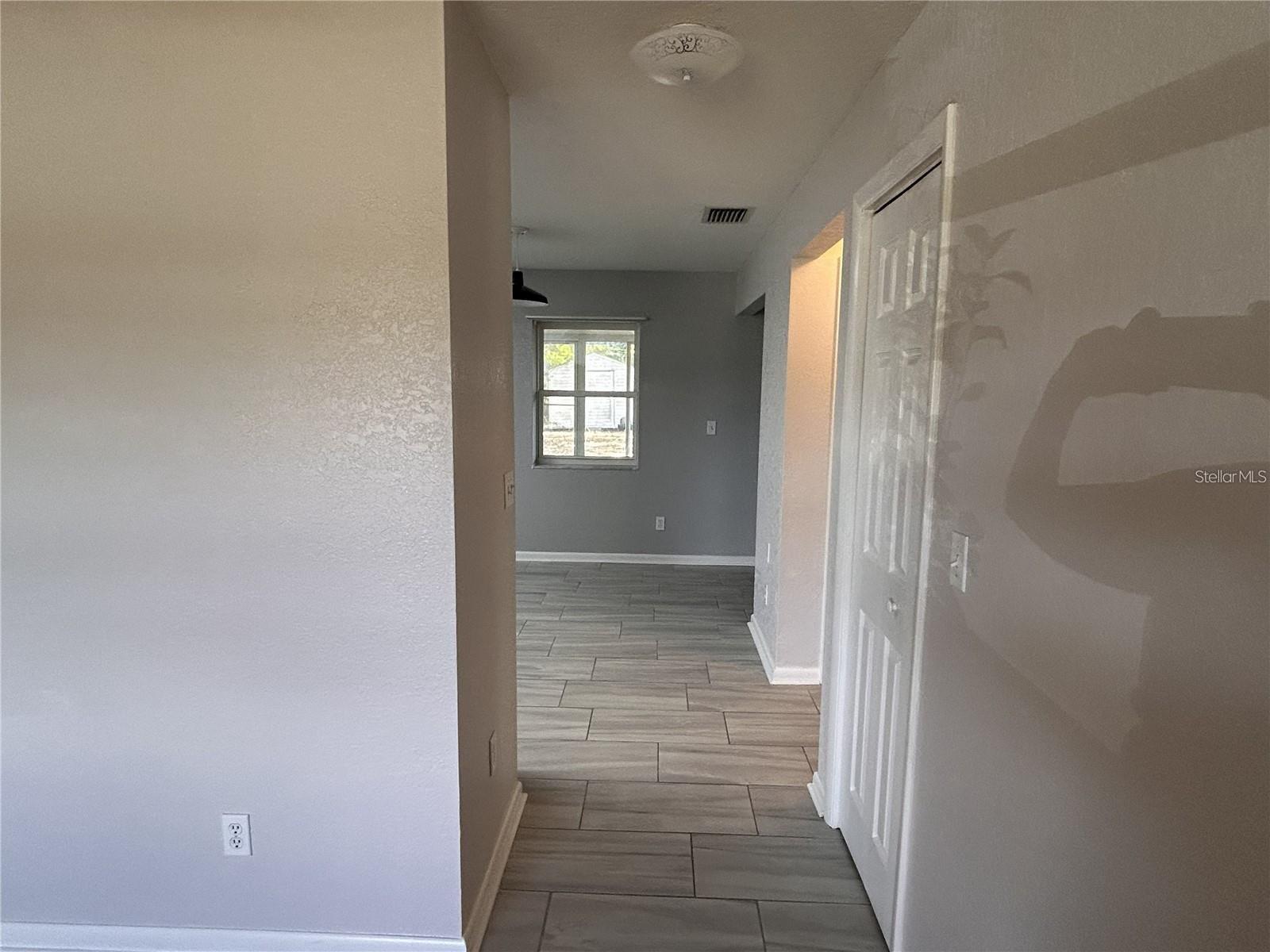 Image 8 of 13 For 911 4th Avenue