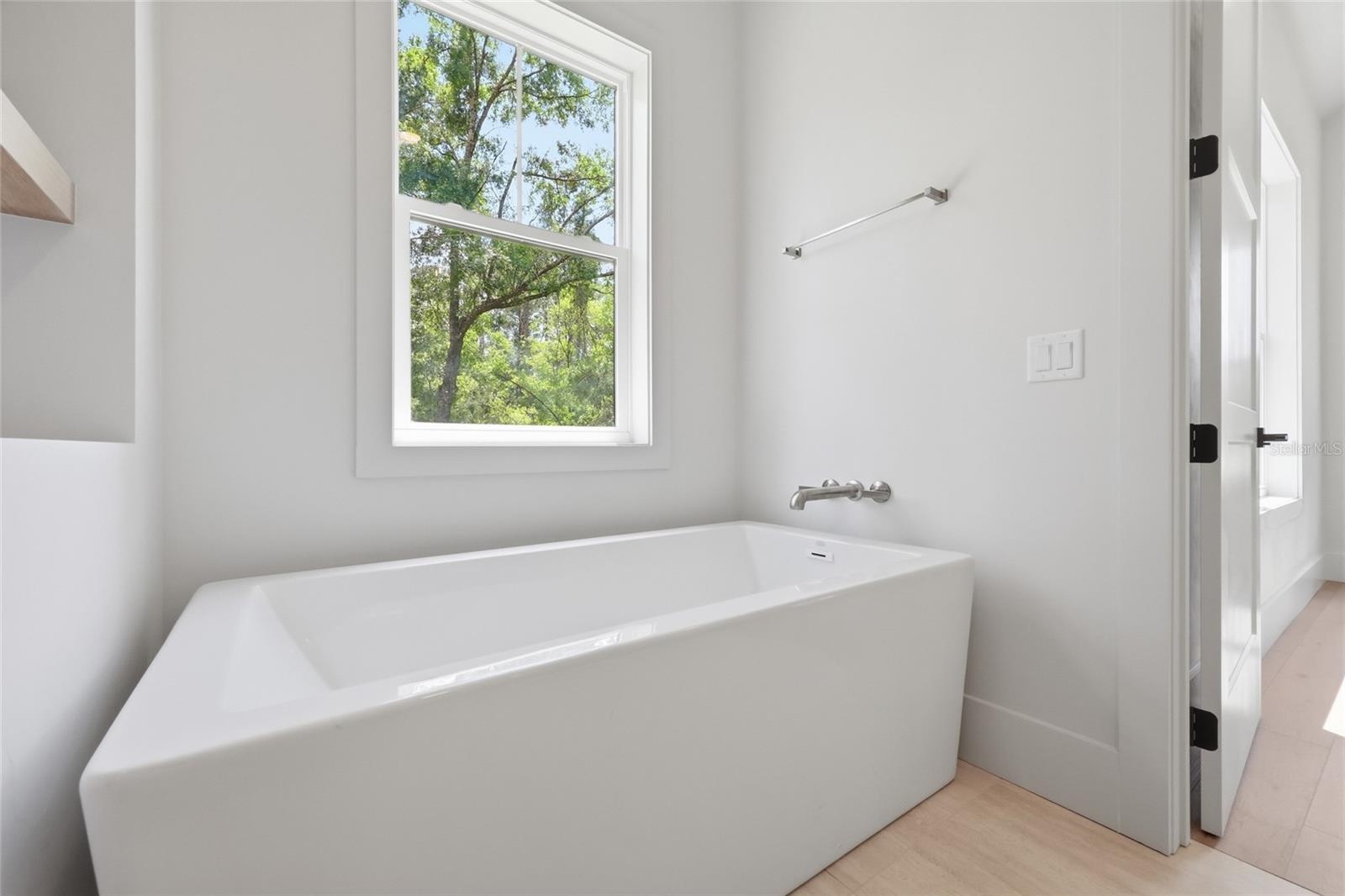 Image 23 of 42 For 1330 175 Court