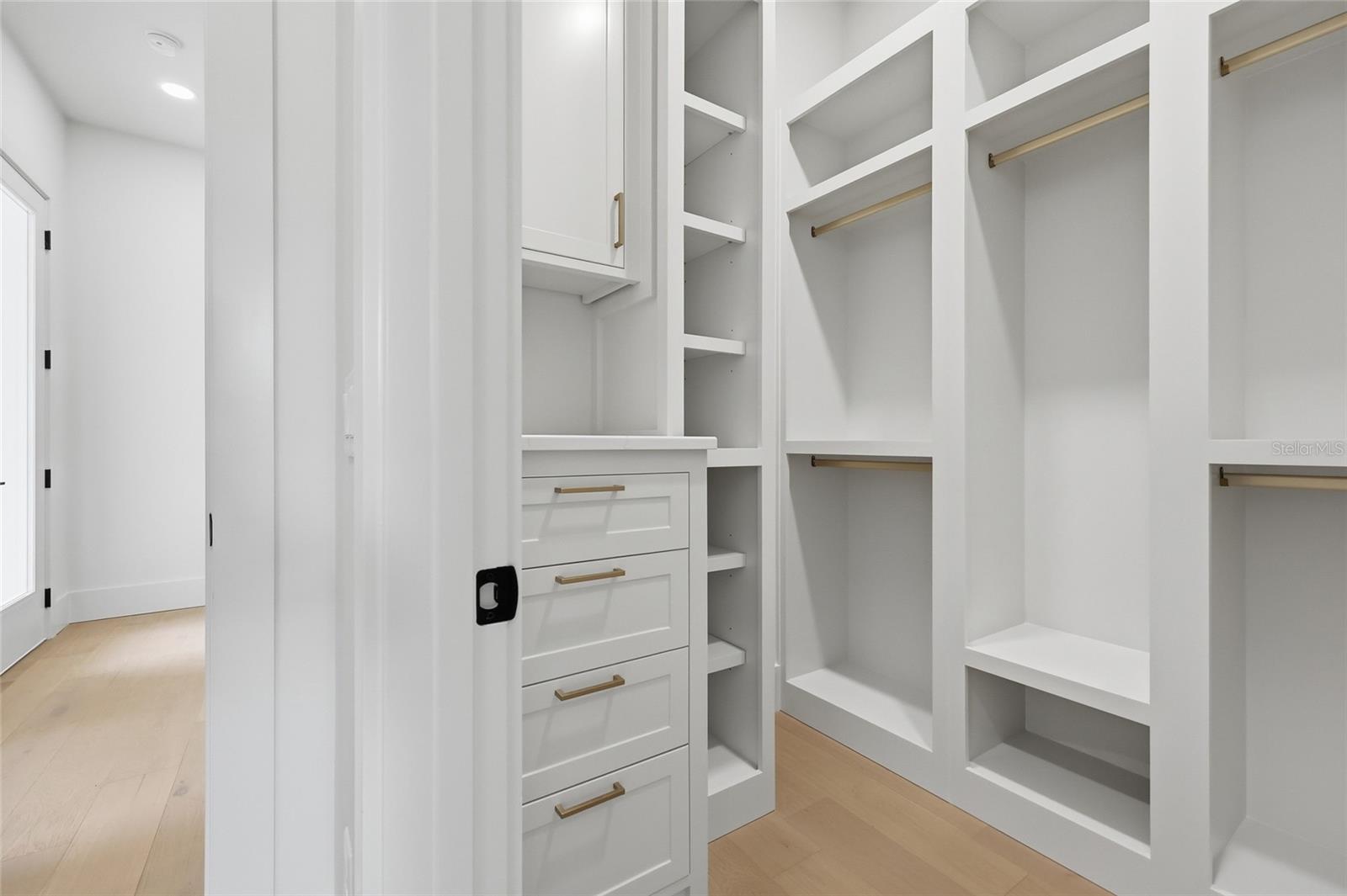 Image 28 of 42 For 1330 175 Court