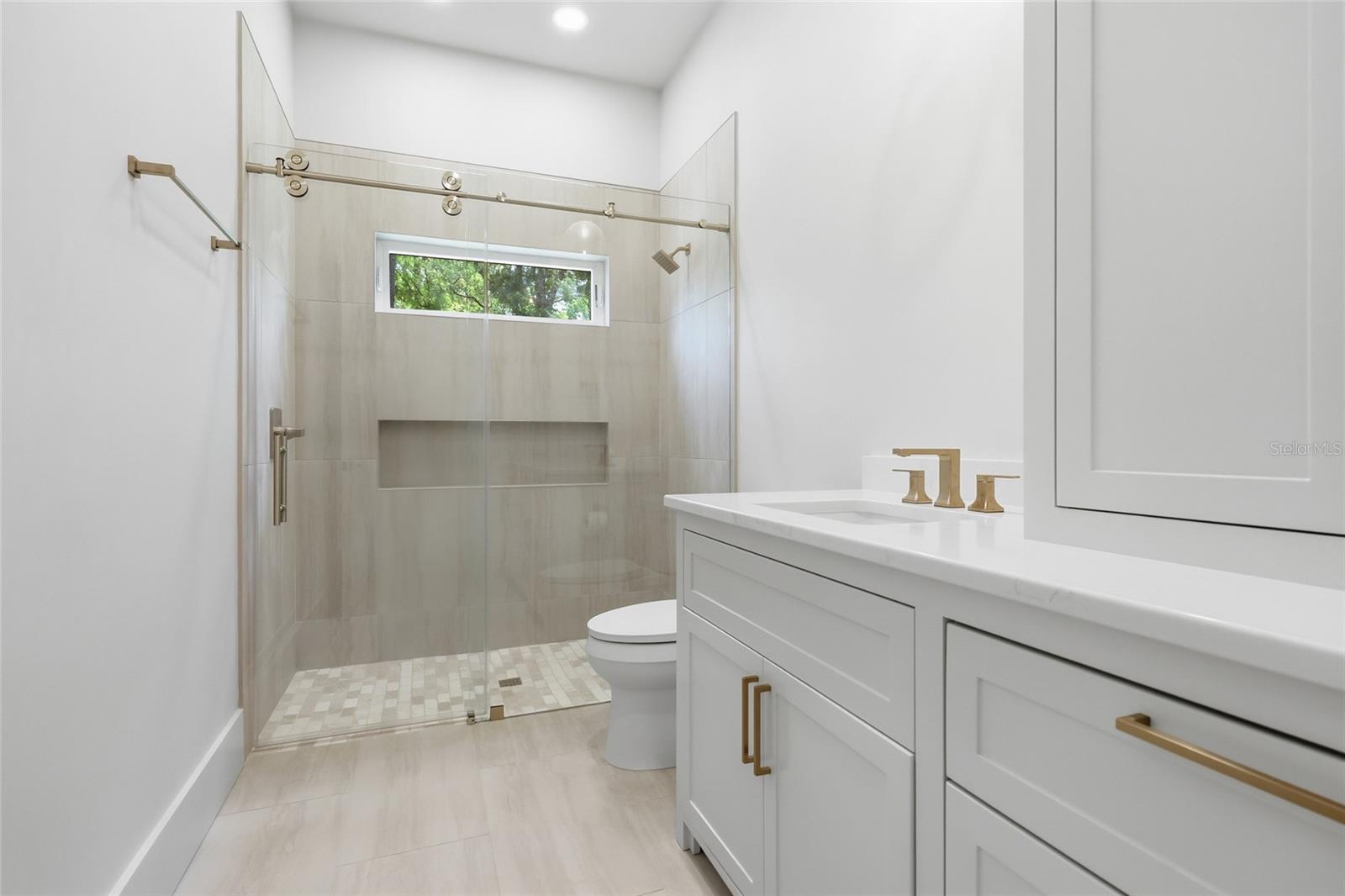 Image 33 of 42 For 1330 175 Court