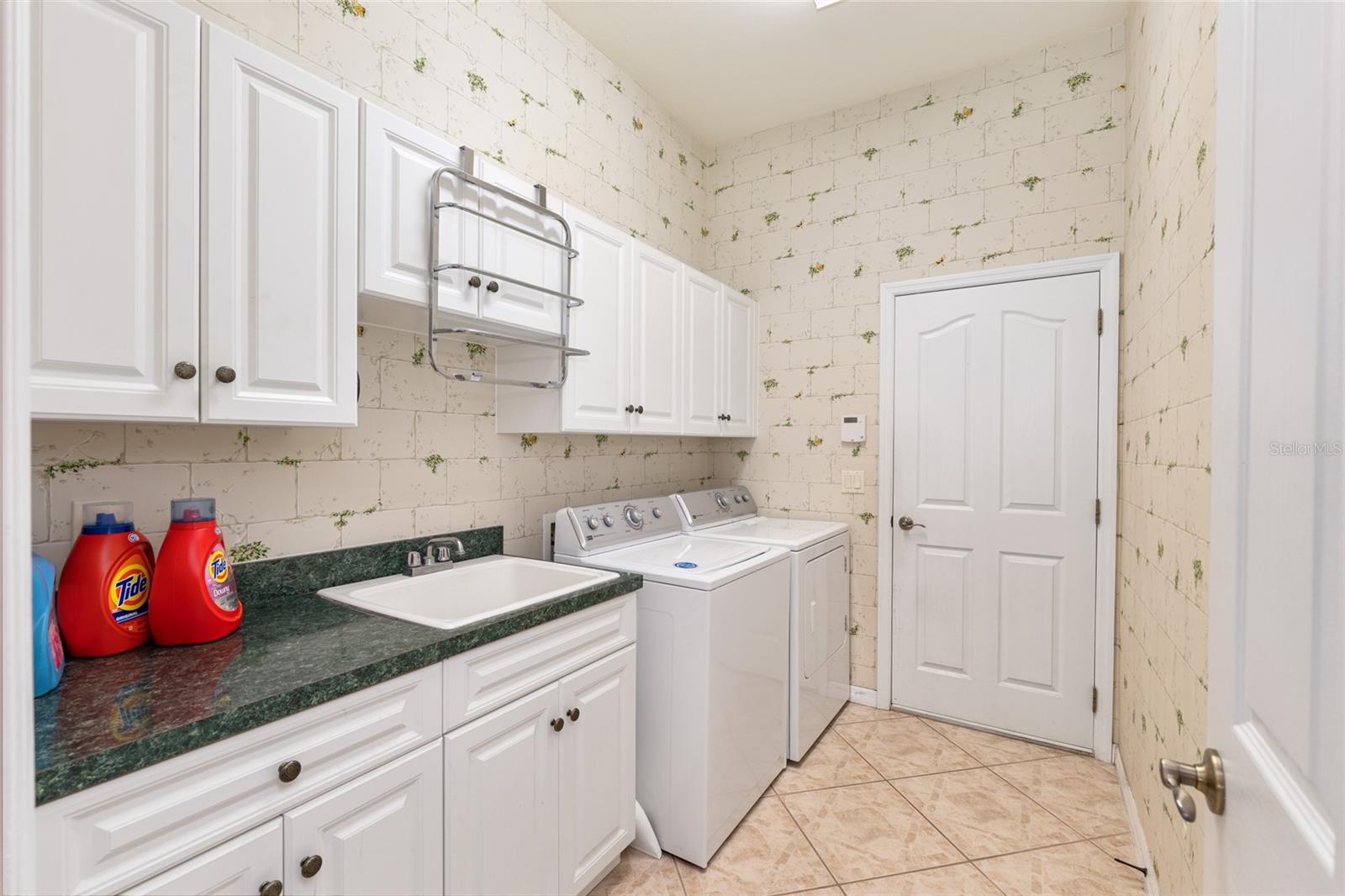 Image 23 of 33 For 8476 10th Road