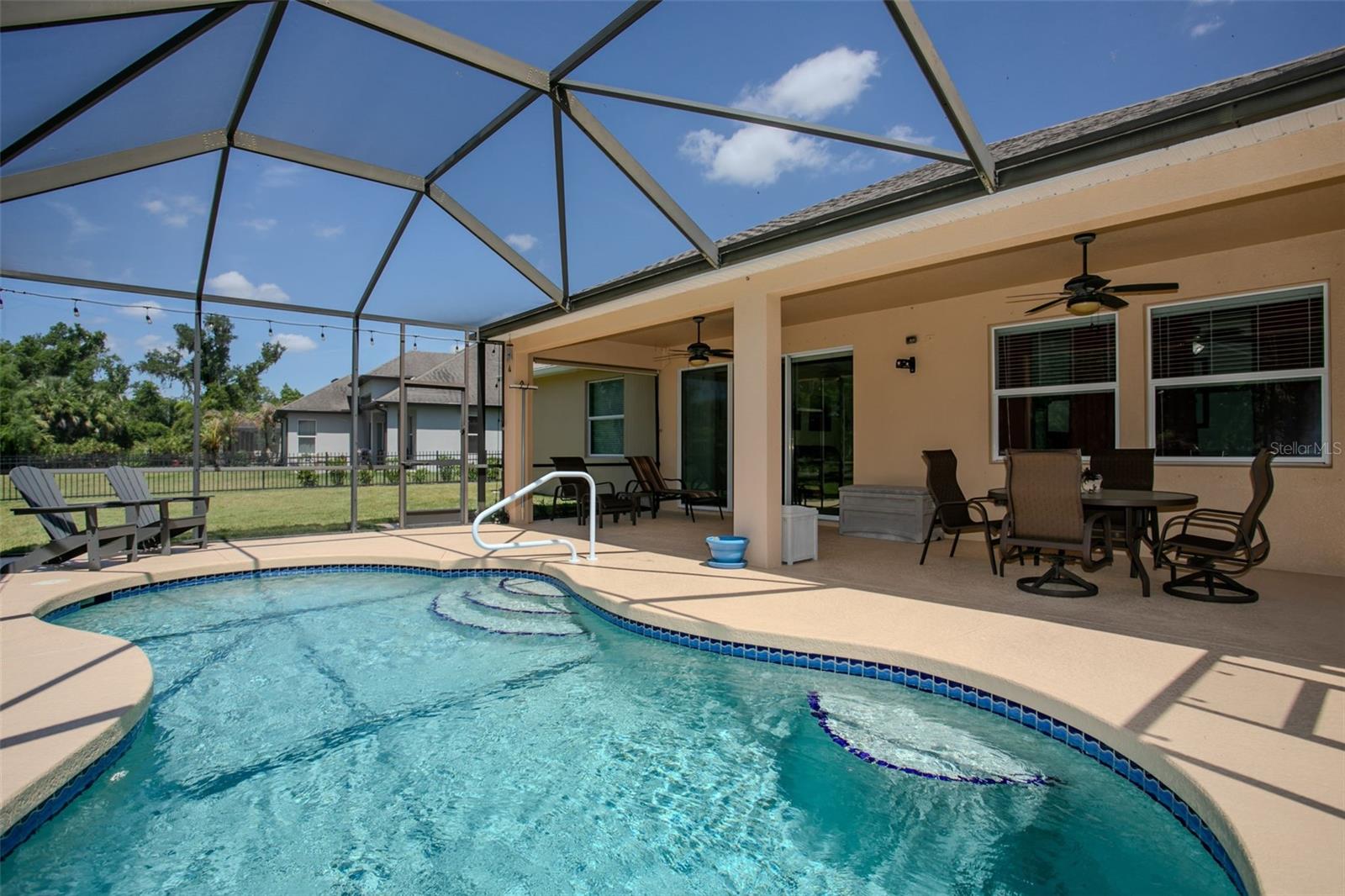 Image 18 of 59 For 5407 74th Place E