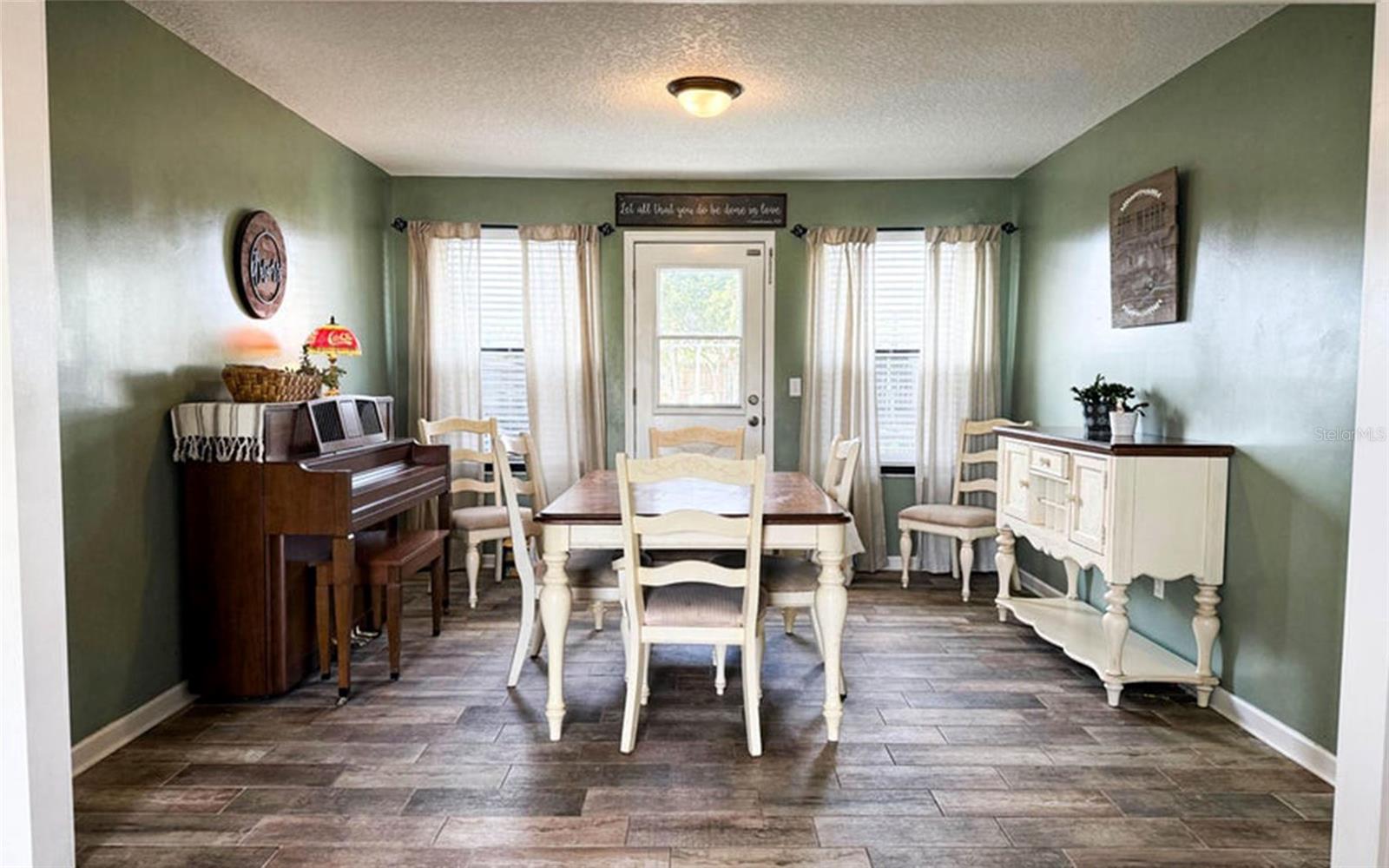 Image 10 of 25 For 6286 1st Avenue