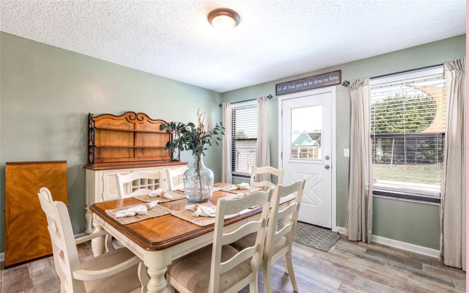 Image 11 of 25 For 6286 1st Avenue