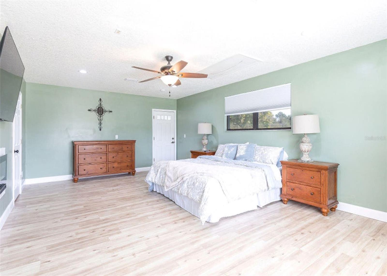 Image 12 of 25 For 6286 1st Avenue