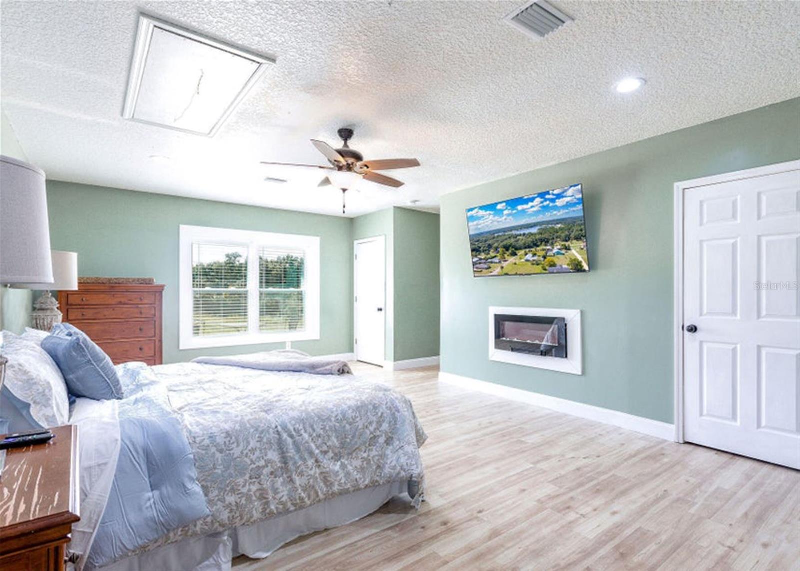 Image 13 of 25 For 6286 1st Avenue