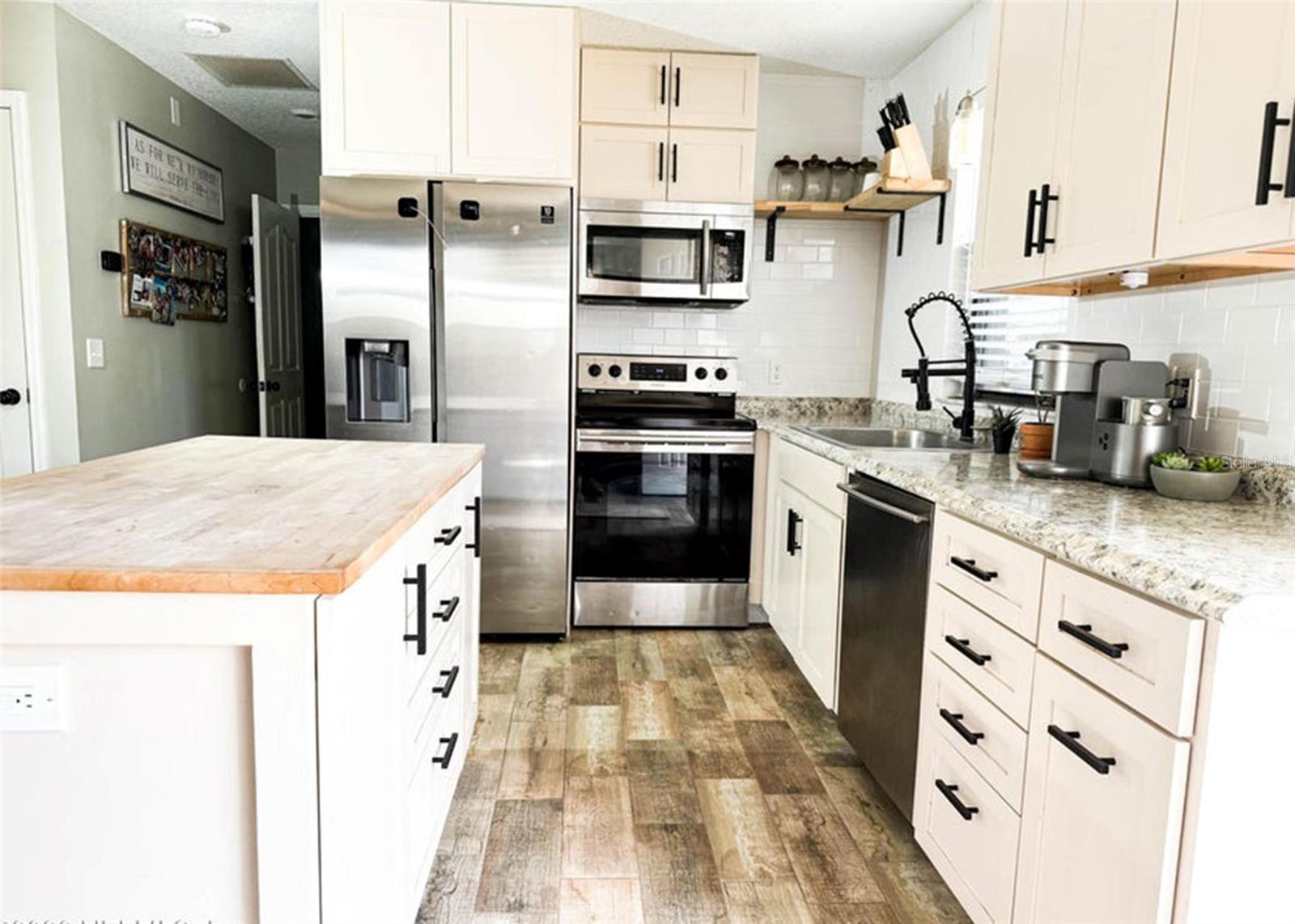 Image 4 of 25 For 6286 1st Avenue