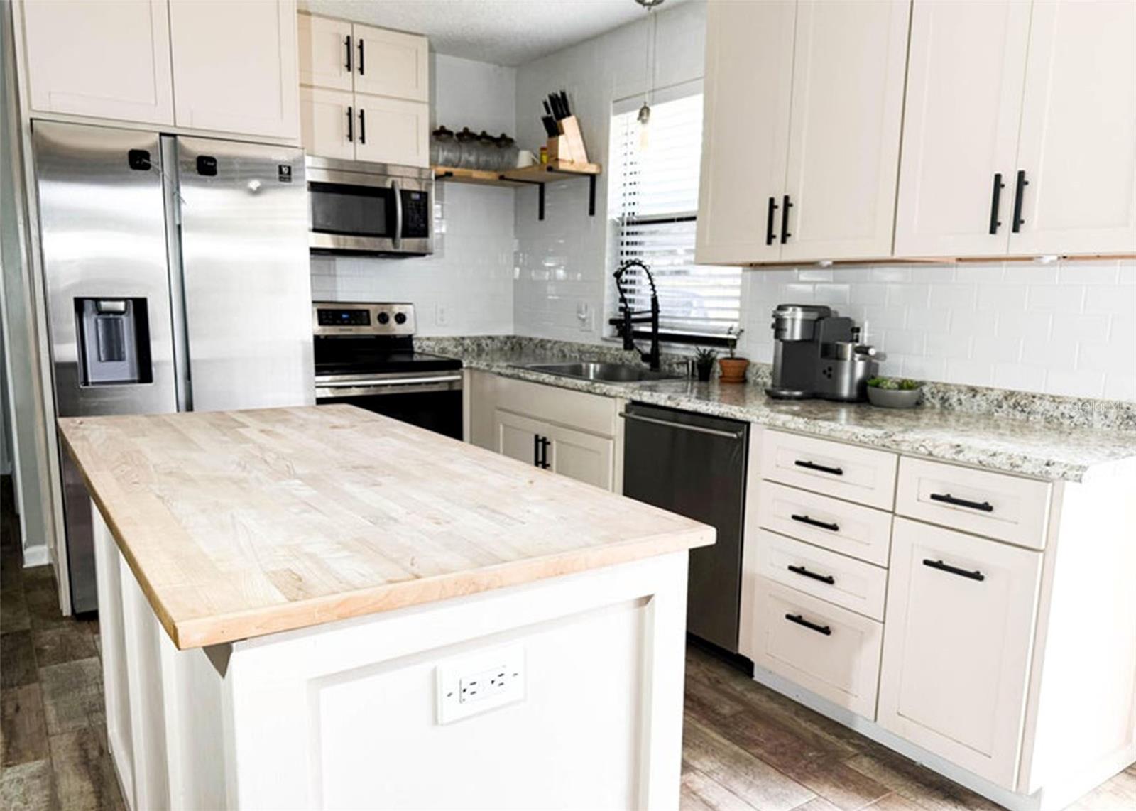 Image 5 of 25 For 6286 1st Avenue