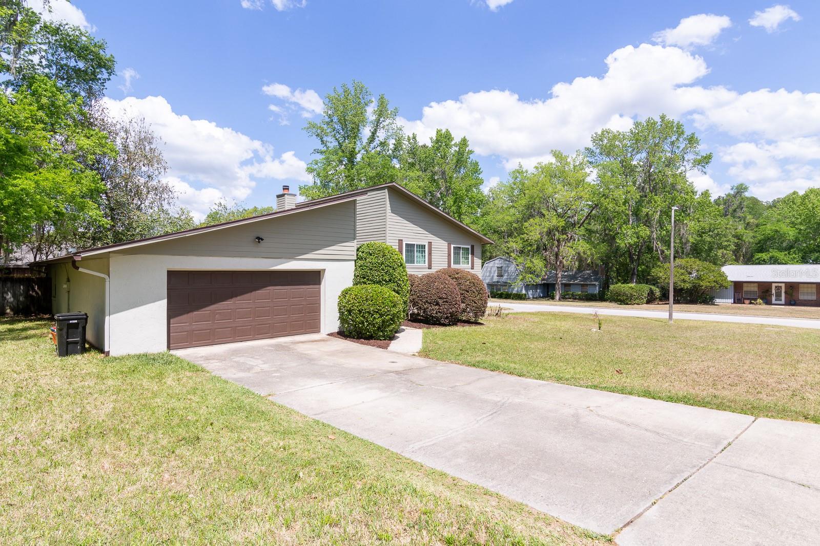 Image 3 of 45 For 612 101st Street