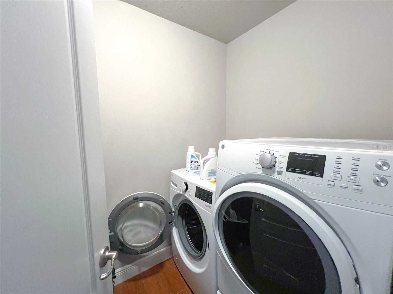 Image 20 of 21 For 948 252nd Drive