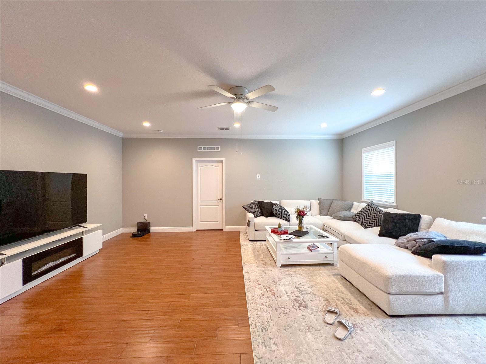 Image 6 of 21 For 948 252nd Drive