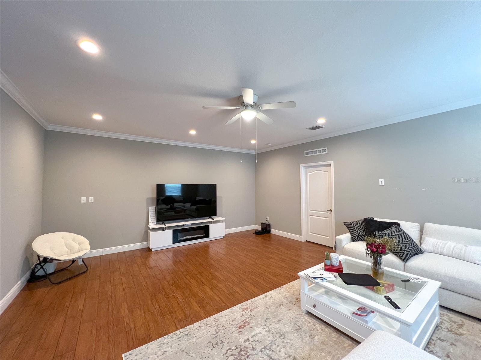Image 7 of 21 For 948 252nd Drive