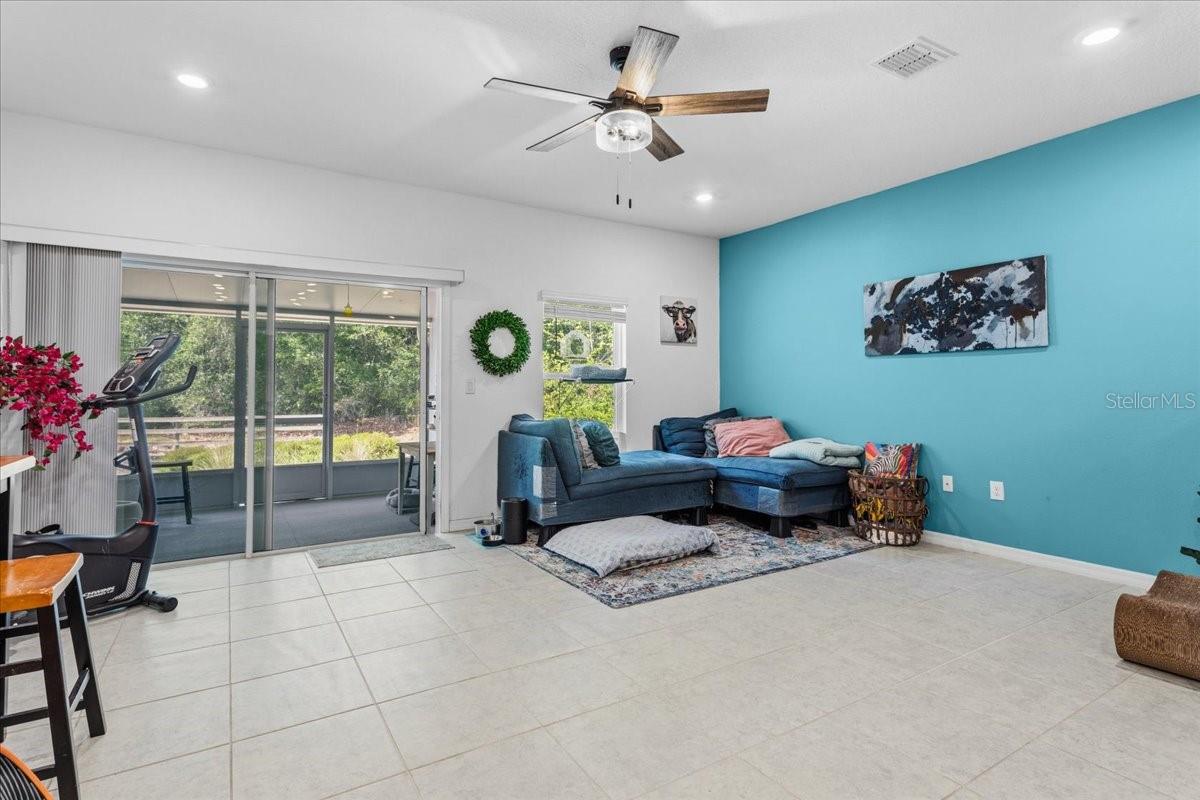 Image 6 of 33 For 12504 7th Place