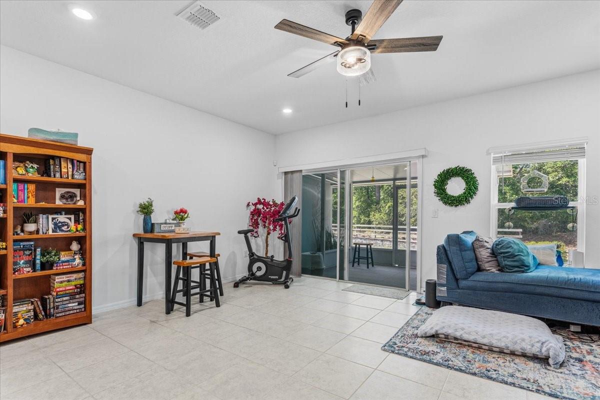 Image 7 of 33 For 12504 7th Place