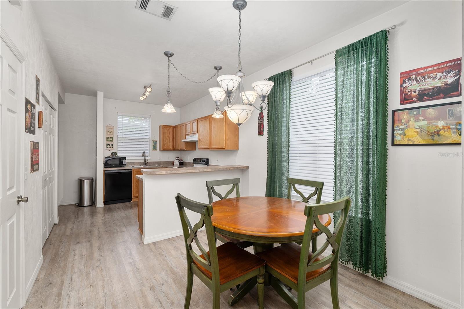 Image 5 of 34 For 3960 20th Avenue 1010