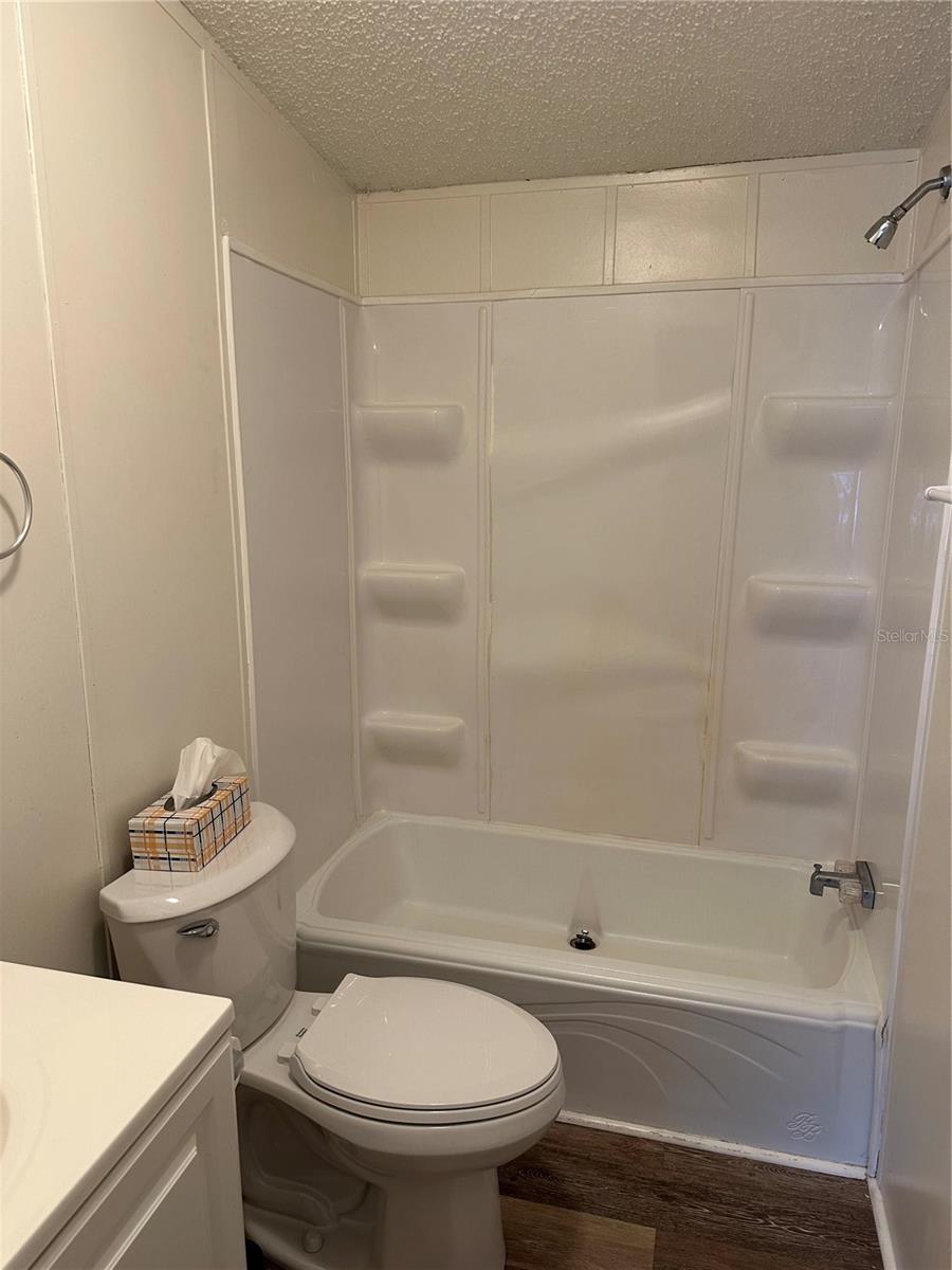 Image 16 of 24 For 212 Ashley Street