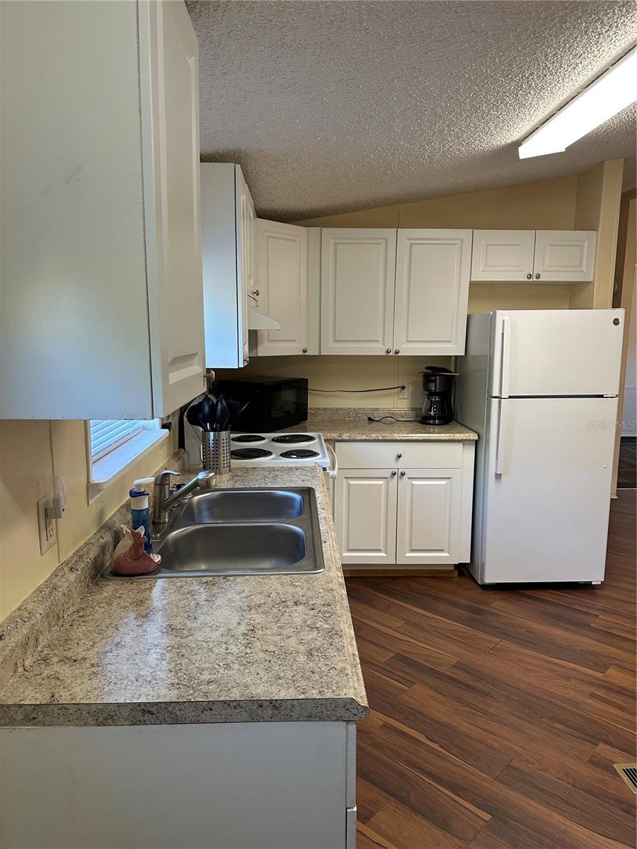 Image 7 of 24 For 212 Ashley Street