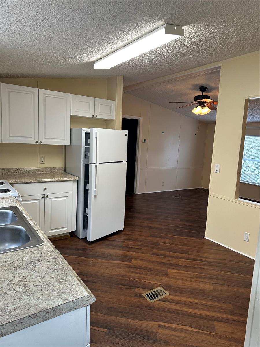 Image 8 of 24 For 212 Ashley Street