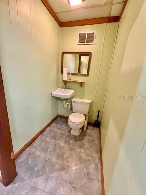 Image 17 of 23 For 1180 Main Street