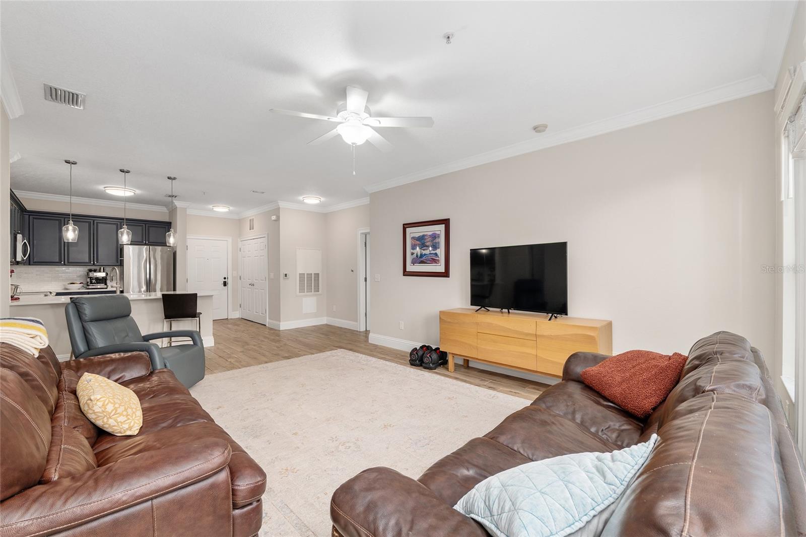 Image 11 of 37 For 1185 9th Road 405