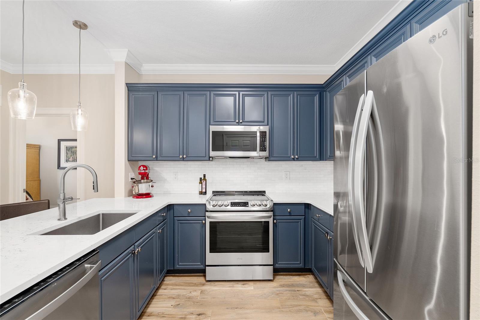Image 15 of 37 For 1185 9th Road 405