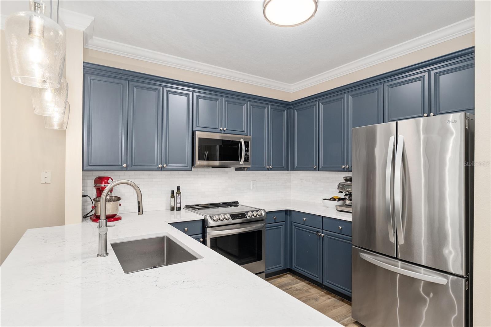 Image 16 of 37 For 1185 9th Road 405
