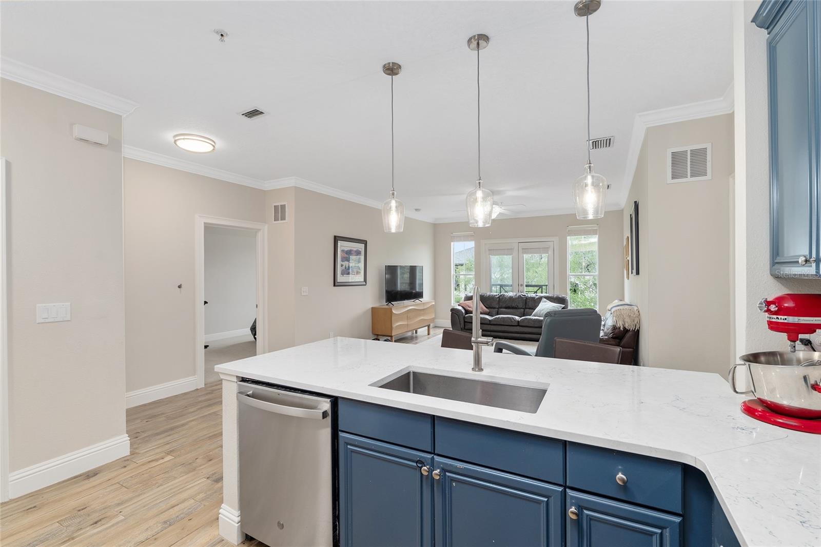 Image 18 of 37 For 1185 9th Road 405