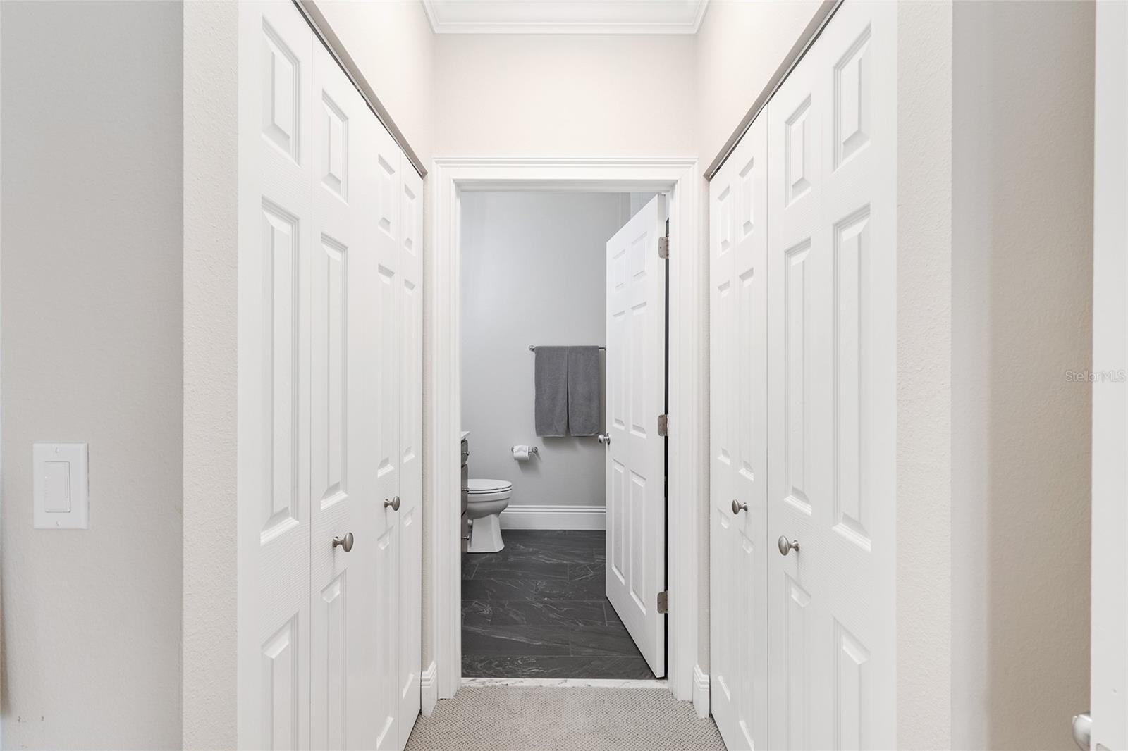 Image 22 of 37 For 1185 9th Road 405