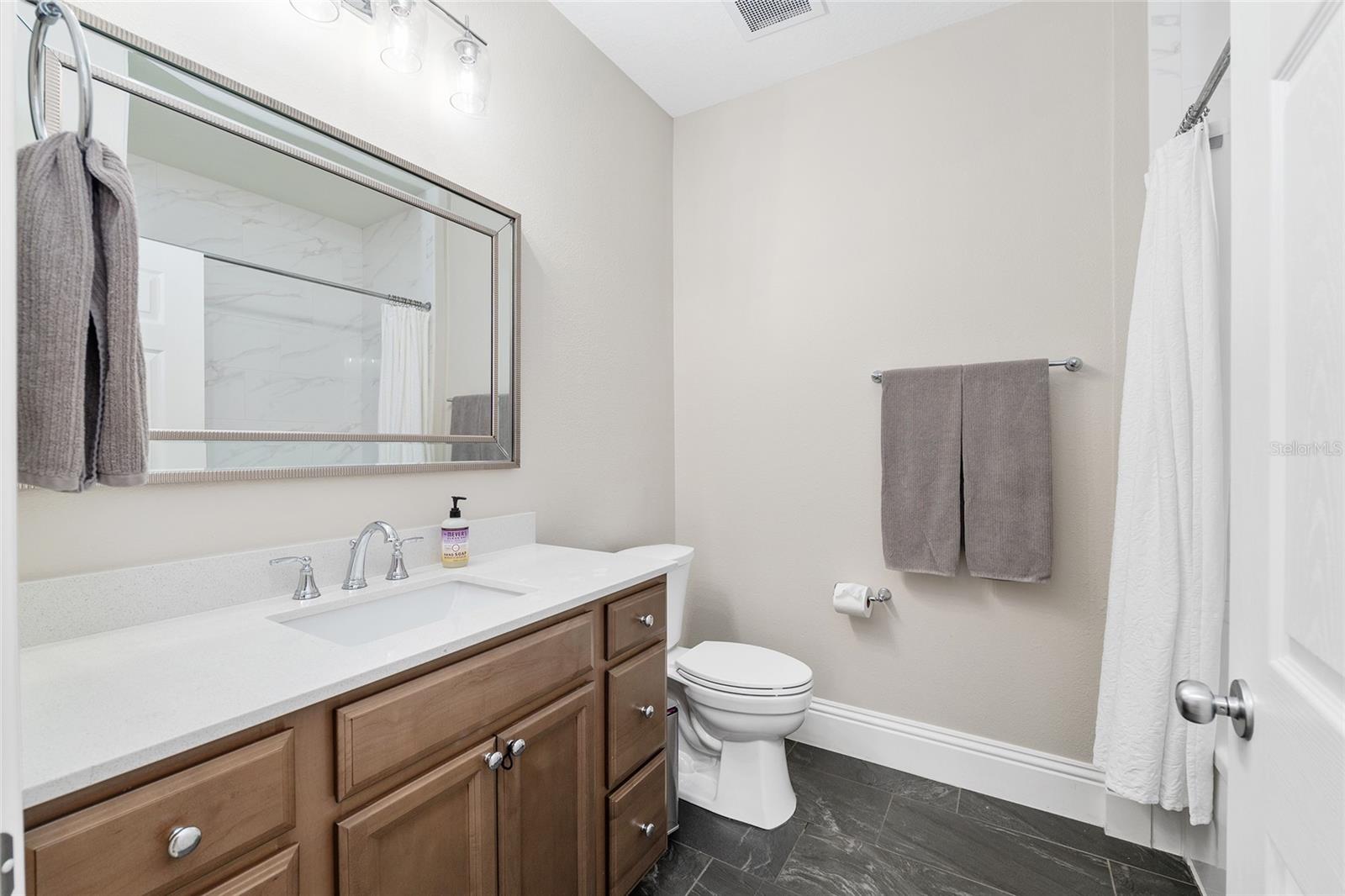 Image 23 of 37 For 1185 9th Road 405