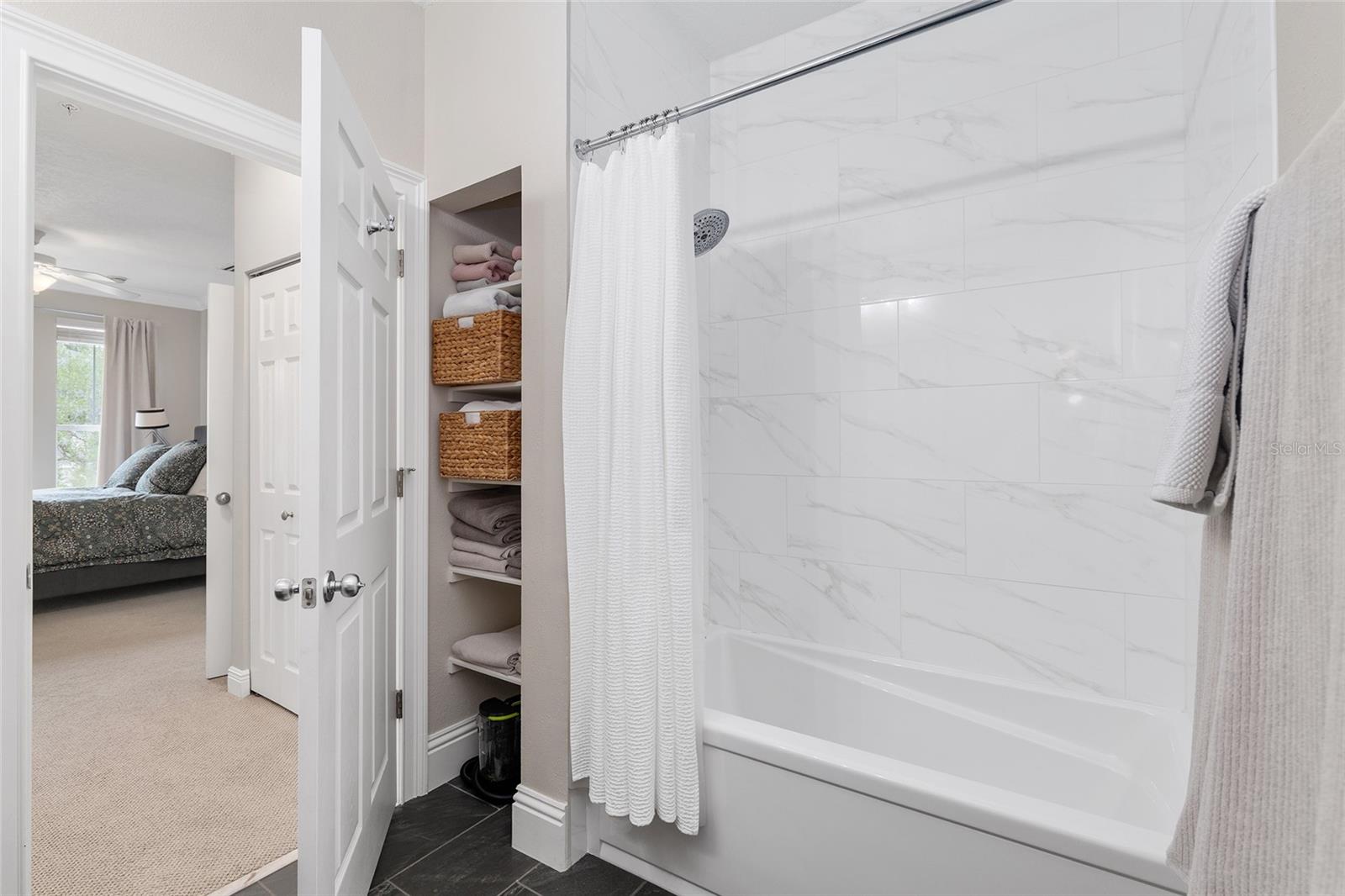 Image 31 of 37 For 1185 9th Road 405