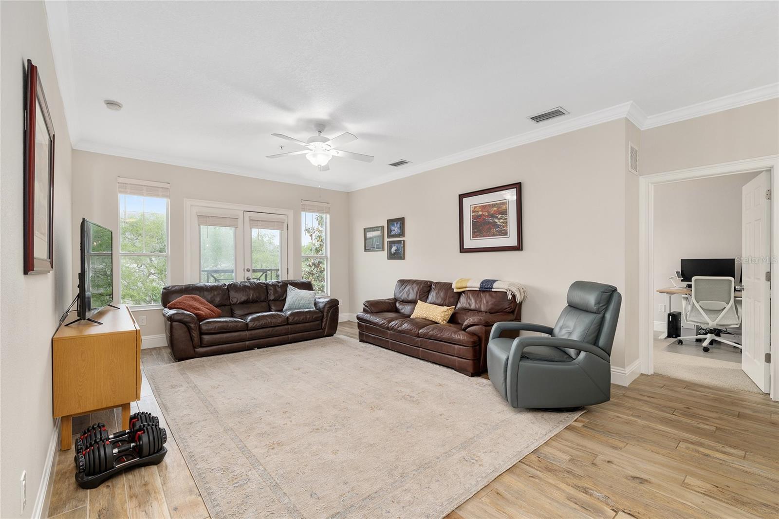 Image 7 of 37 For 1185 9th Road 405
